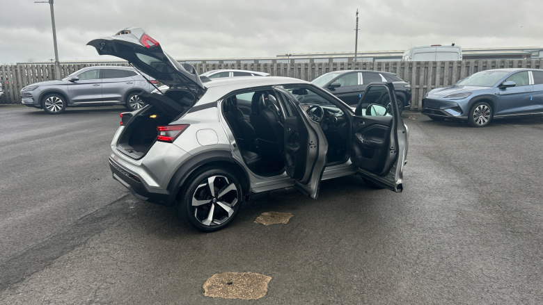 Nissan Juke 1.0 DiG-T 114 Tekna 5dr Petrol Hatchback